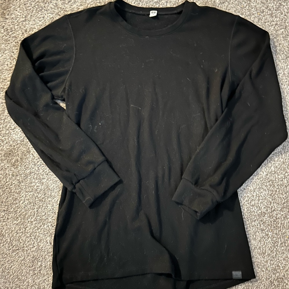 Uniqlo Black Crewneck Sweater